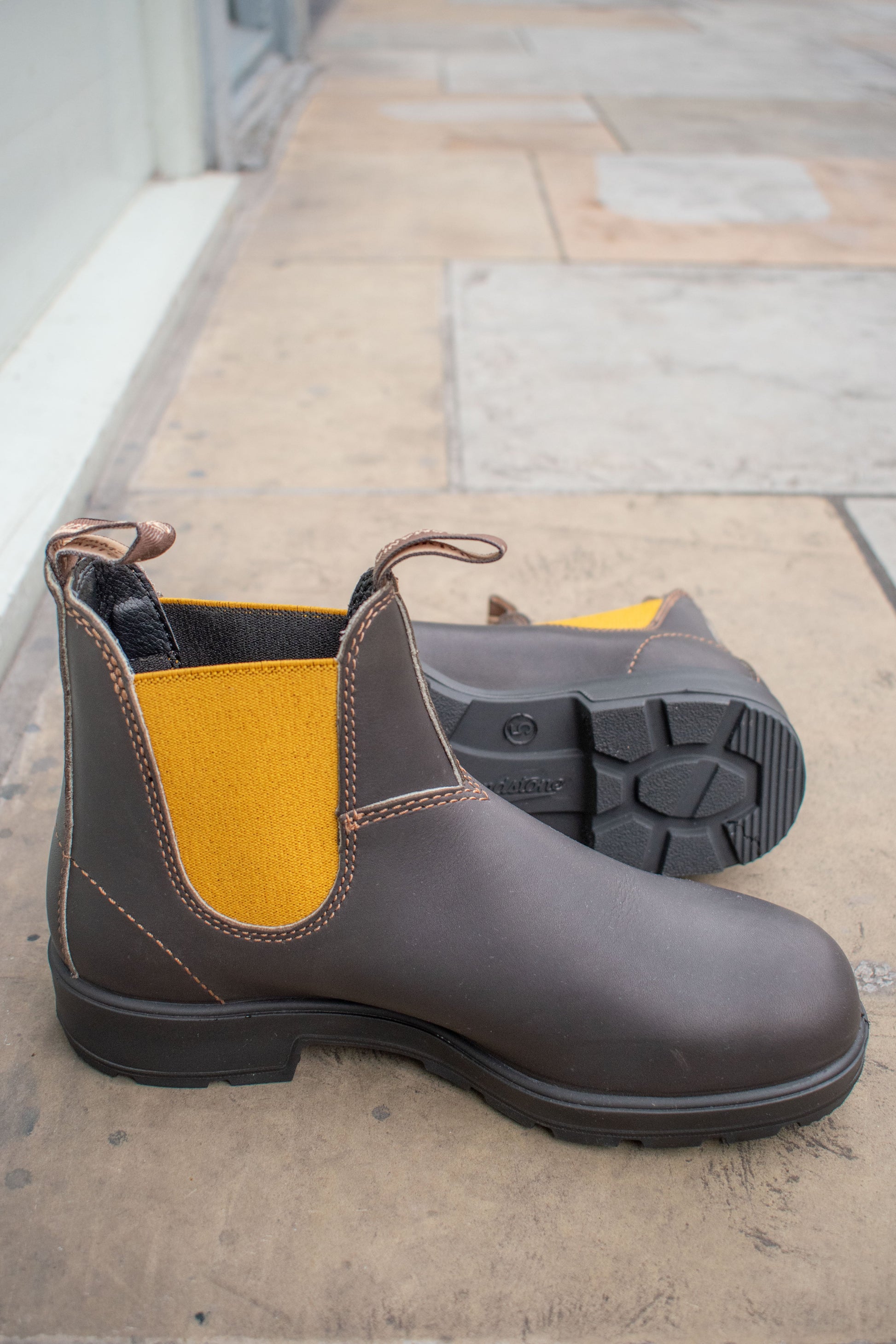 Blundstone 1919 Brown Leather with Mustard Elastic Boots